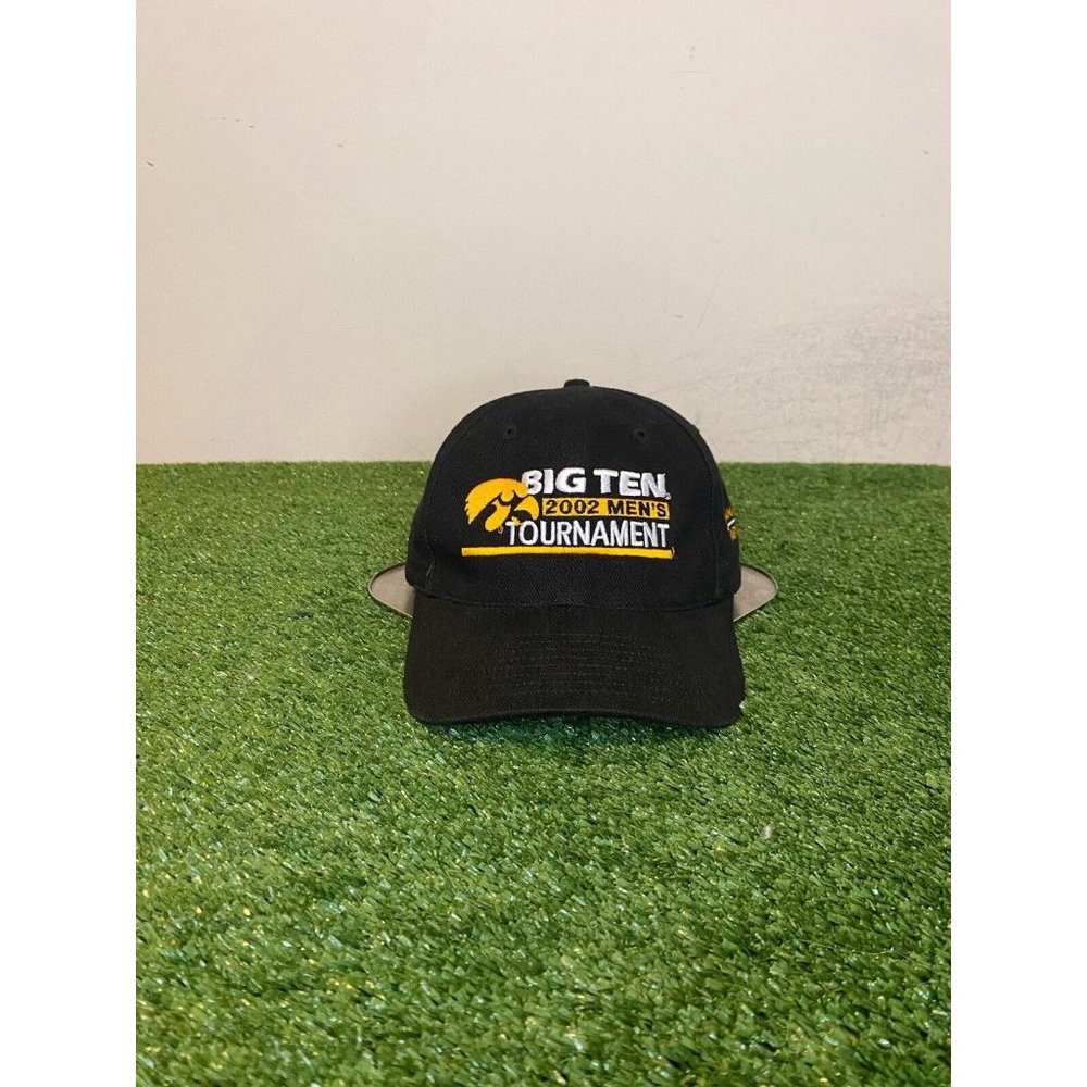 Vintage Iowa Hawkeyes hat cap strap back basketball adult black 2002 Big Ten